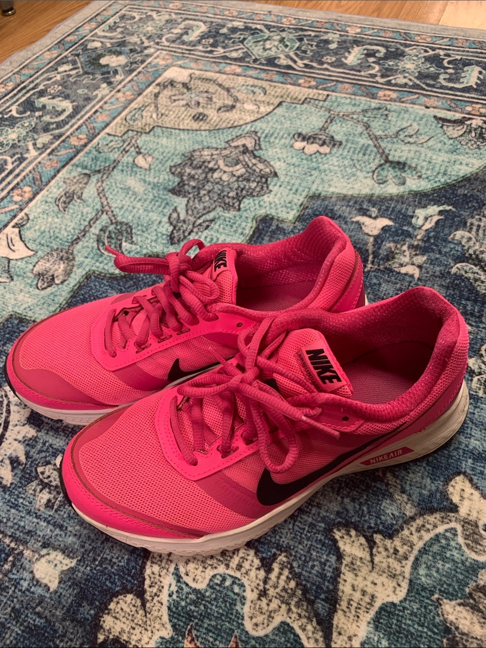 Nike hot pink relentless 5 walking 8.5 sneakers shoes running air